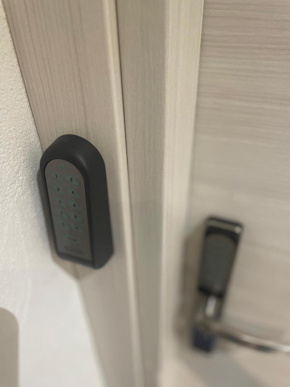Drooms 4,0 Domotic Smart Self 24H,7 Vicino Treni Porta Susa E Centro Storico تورينو المظهر الخارجي الصورة