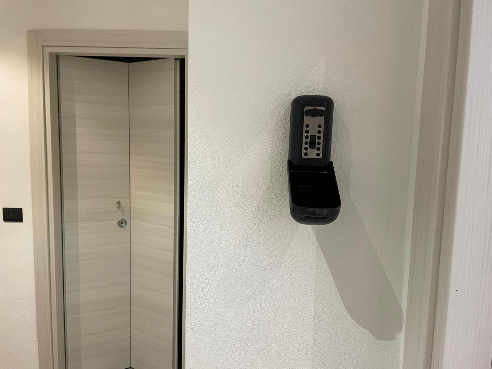 Drooms 4,0 Domotic Smart Self 24H,7 Vicino Treni Porta Susa E Centro Storico تورينو المظهر الخارجي الصورة
